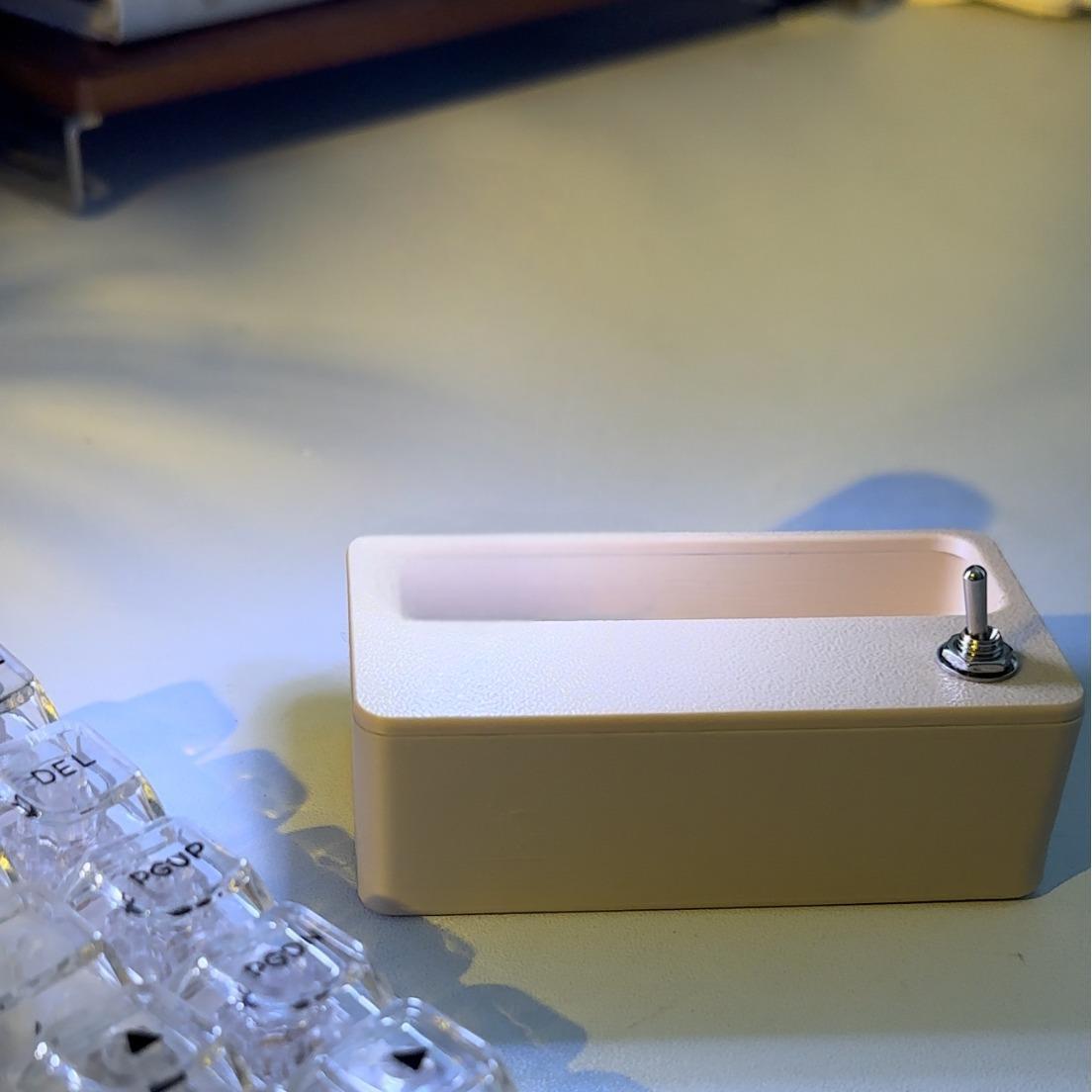 Magnetic Floating Bulb Light