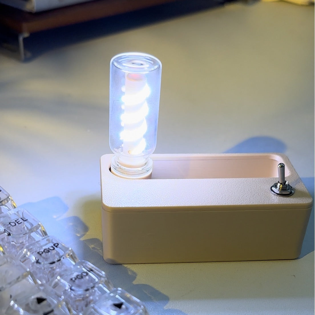 Magnetic Floating Bulb Light